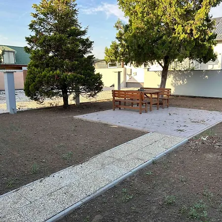 Hostel Leila Airport